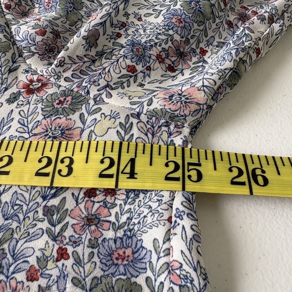 Floral Patterned Women's Top - Picture 11 of 12